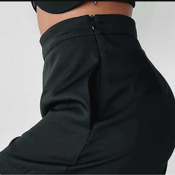 NWT Rhinestone Flower Crop Top & Shorts Set (Black) - Picture 6 of 6